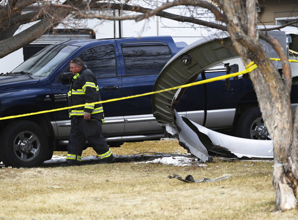 APTOPIX Emergency Landing Plane Debris